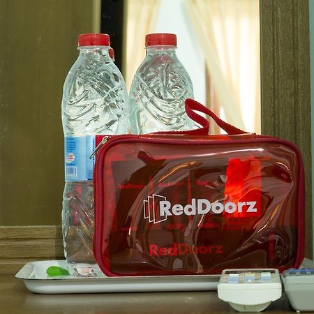 Готель Reddoorz Near Pantai Jerman Кута Екстер'єр фото